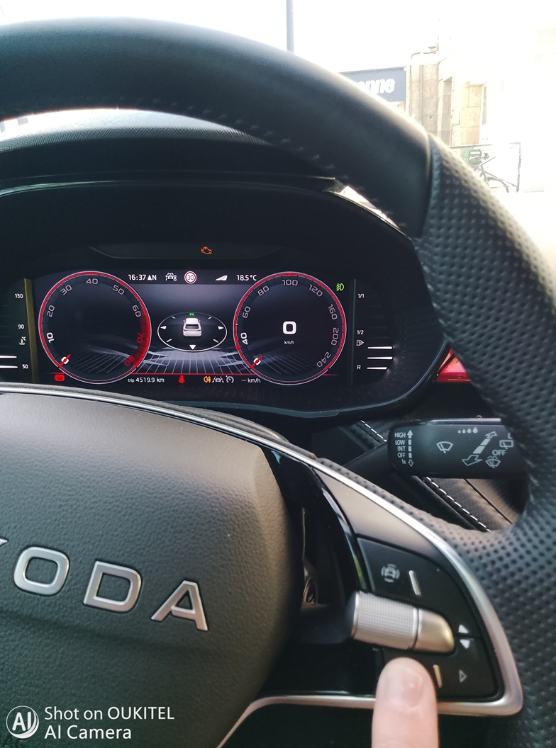 Commande de défilement du menu central