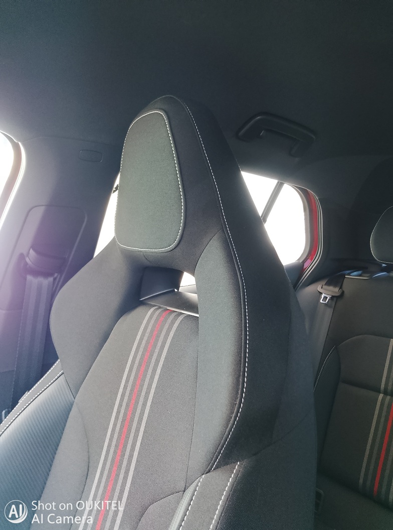 Pas de réglage de l'appui-tête